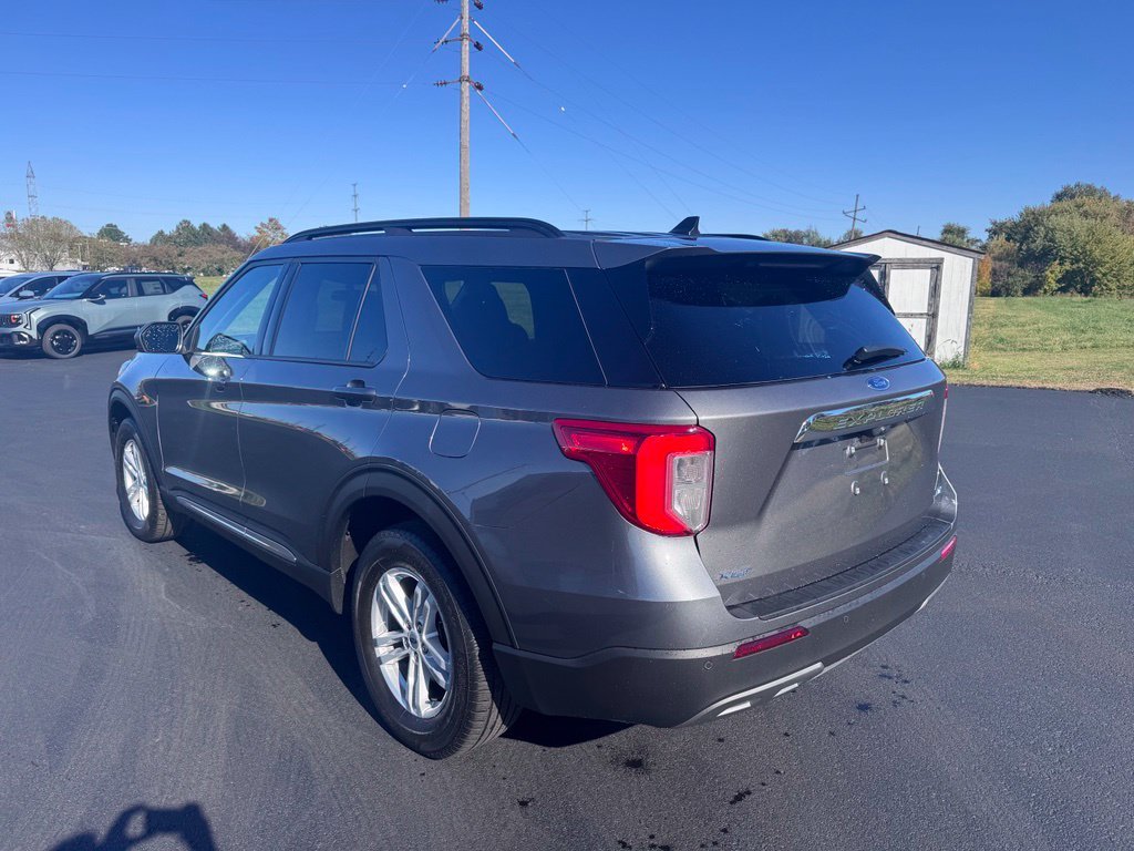 Used 2023 Gray Metallic Ford XLT image 4