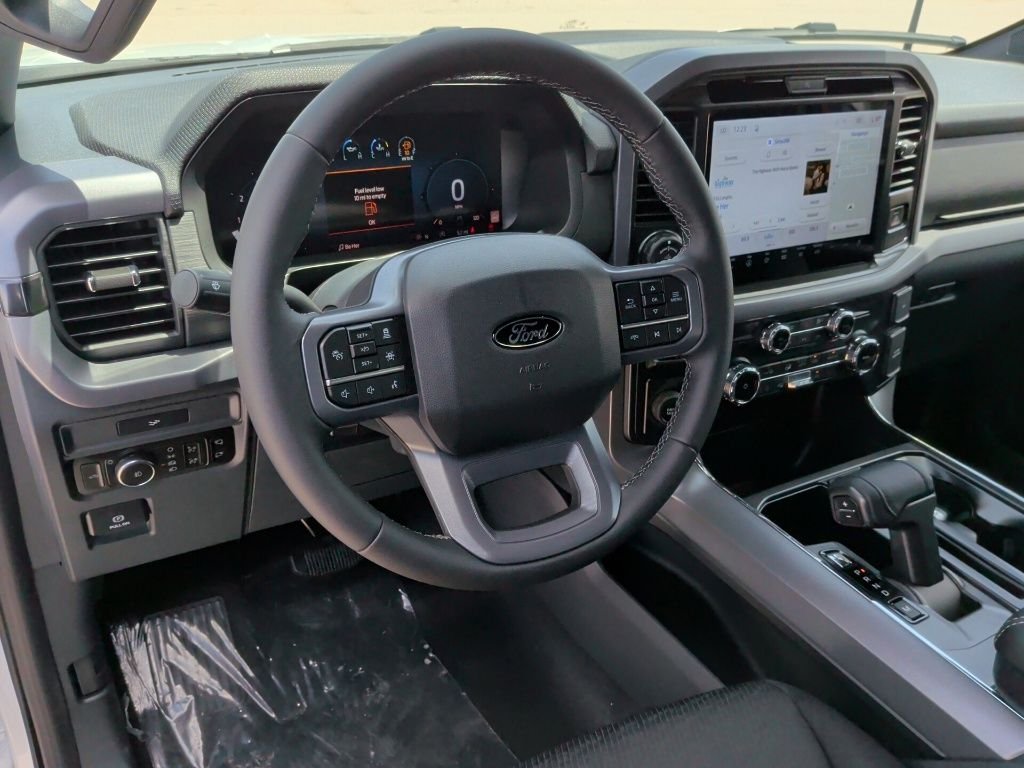 New 2026 Oxford White Ford XLT image 14
