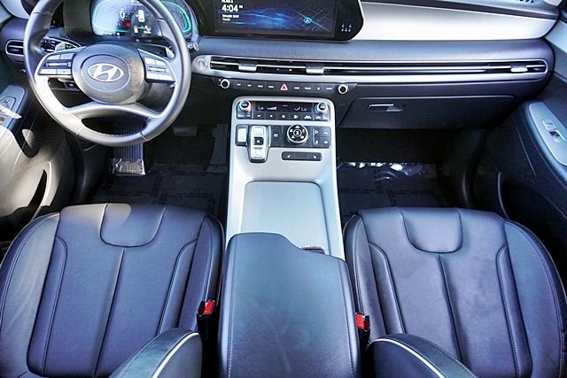 Used 2025 Silver Hyundai SEL image 21