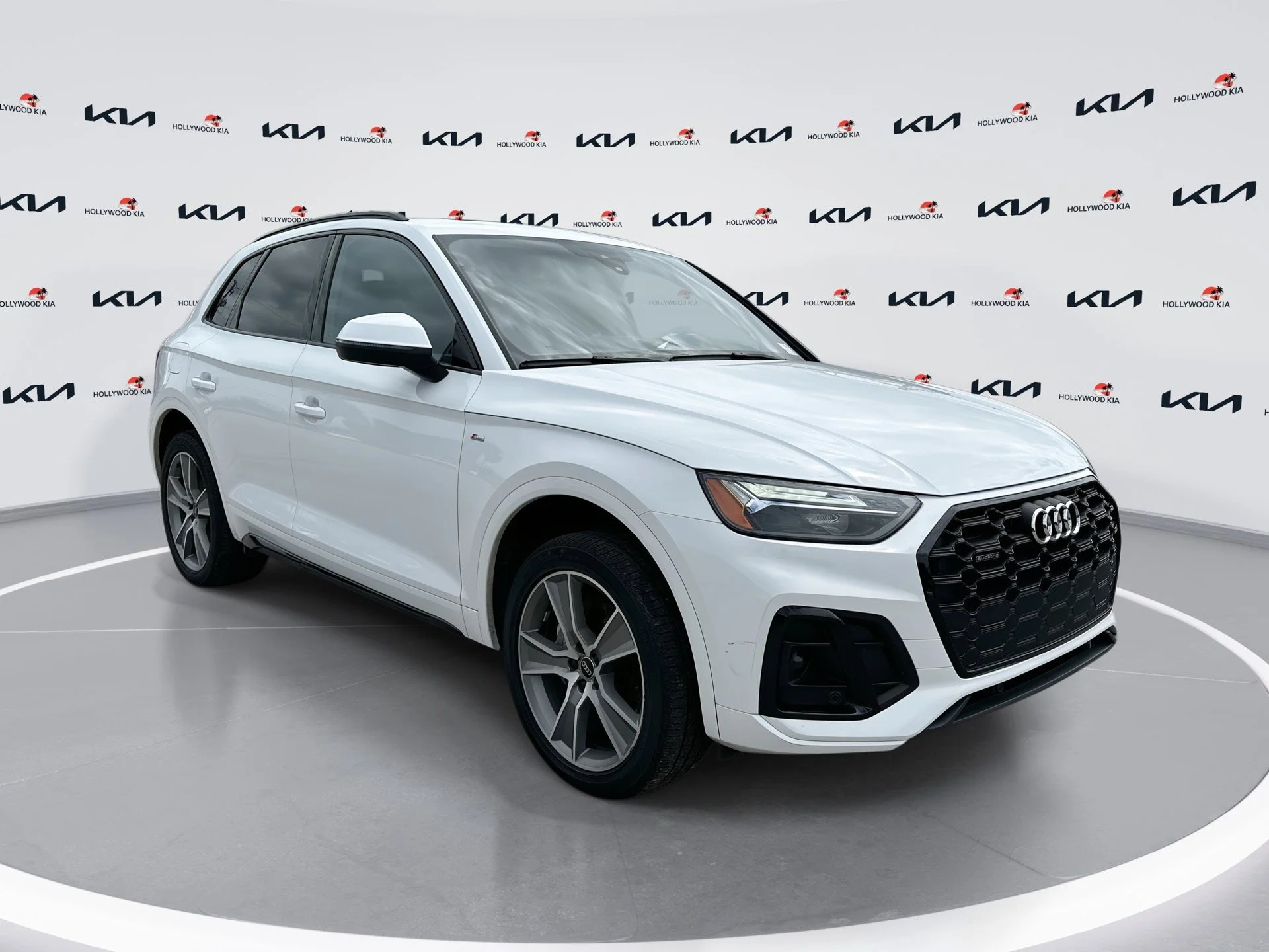 2025 Audi Q5 45 Premium's photo