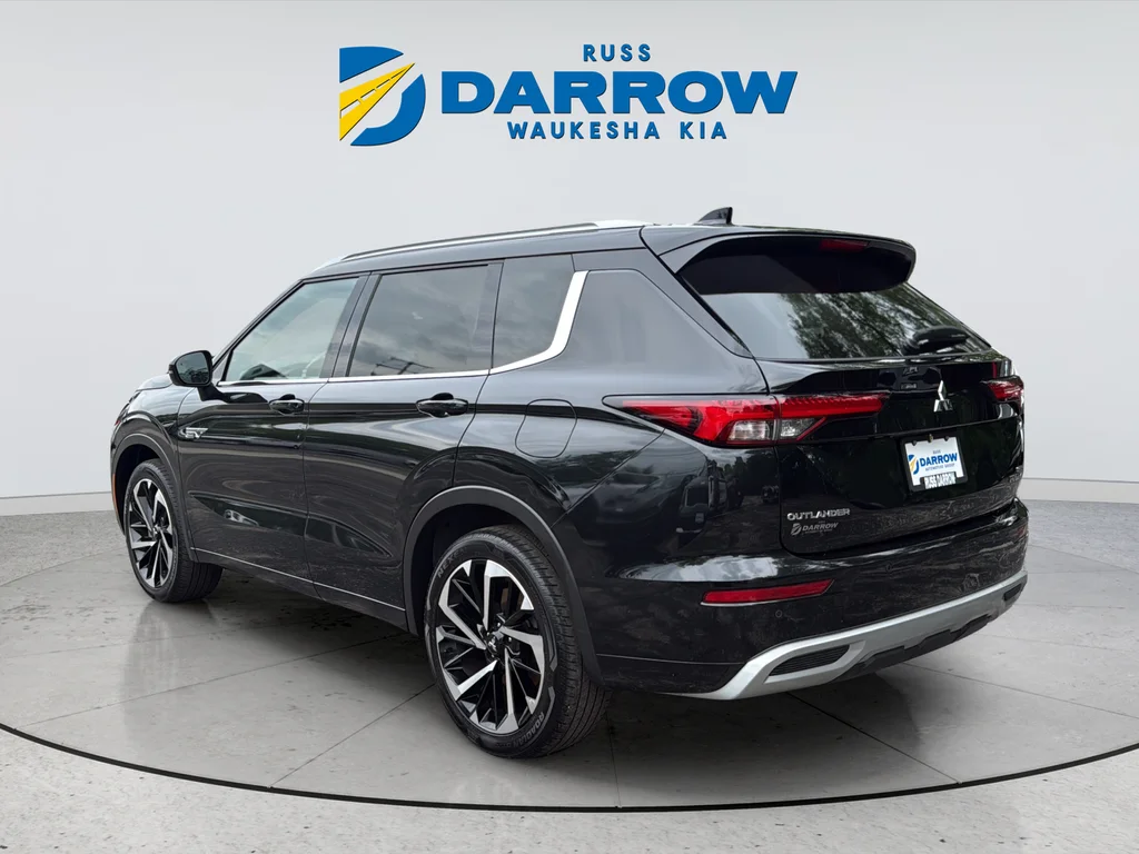 Used 2023 Black Mitsubishi SEL image 3