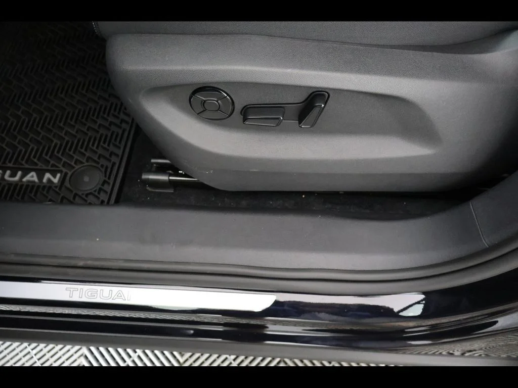New 2026 Black Volkswagen 2.0T SE R-Line Black image 15