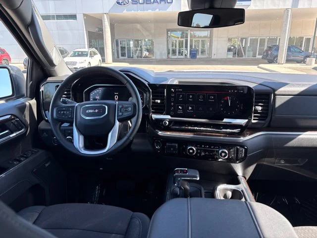 Used 2025 White GMC Elevation image 9