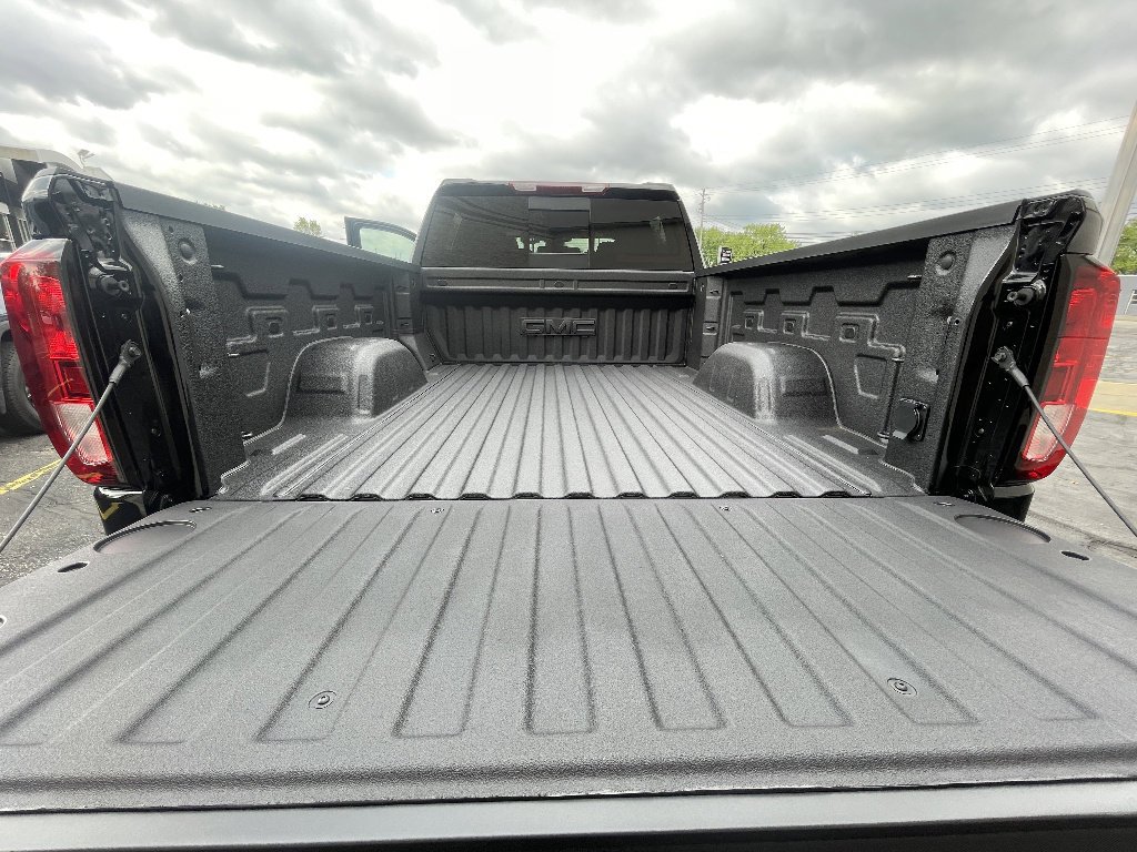 New 2026 Onyx Black GMC Elevation image 18