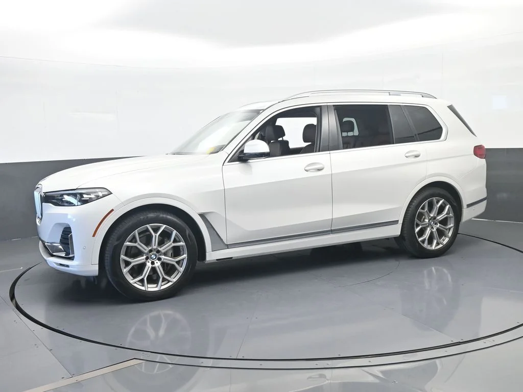 Used 2020 Mineral White Metallic BMW xDrive40i image 2