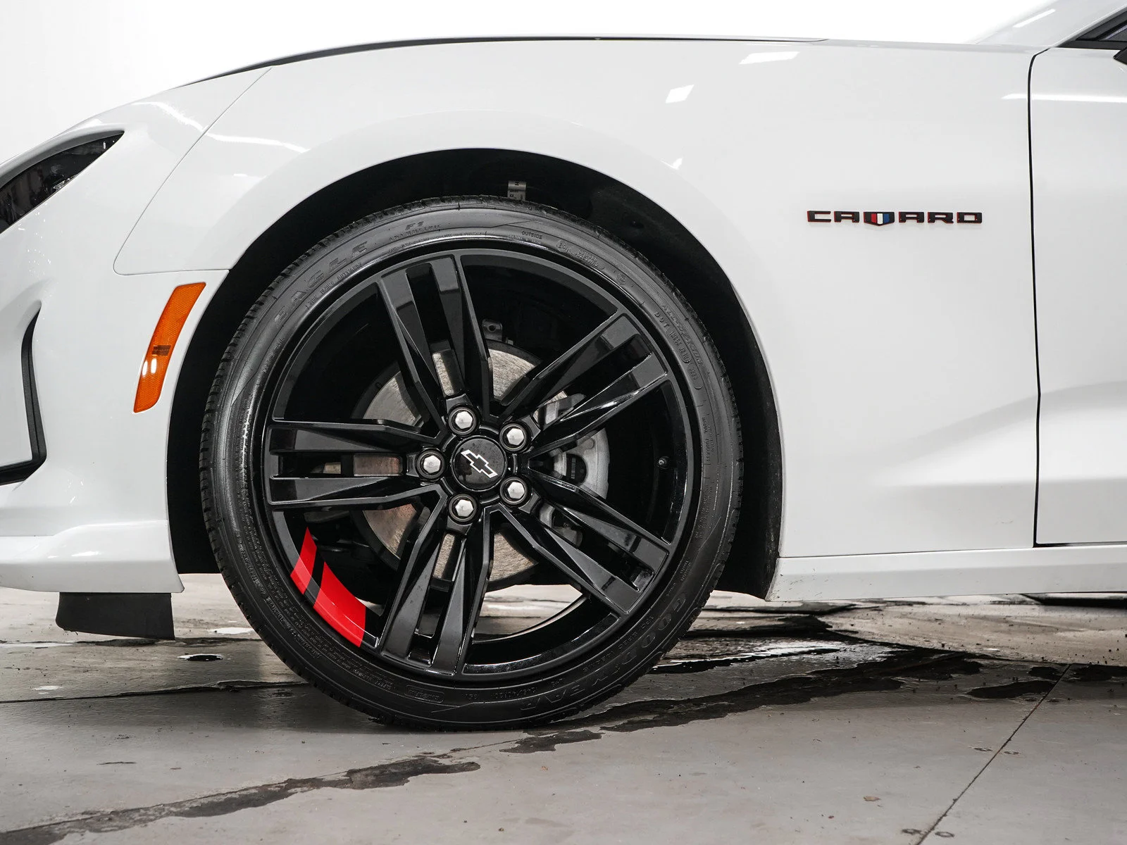 Used 2024 Summit White Chevrolet 2LT image 29