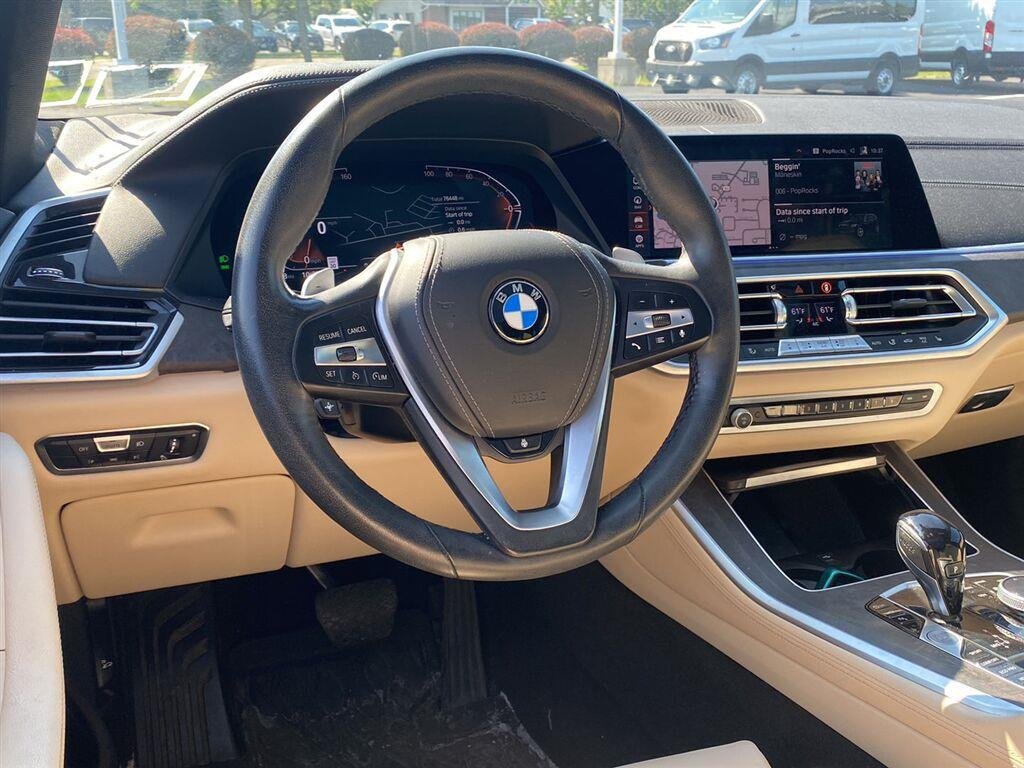 Used 2022 Black Sapphire Metallic BMW xDrive40i image 3