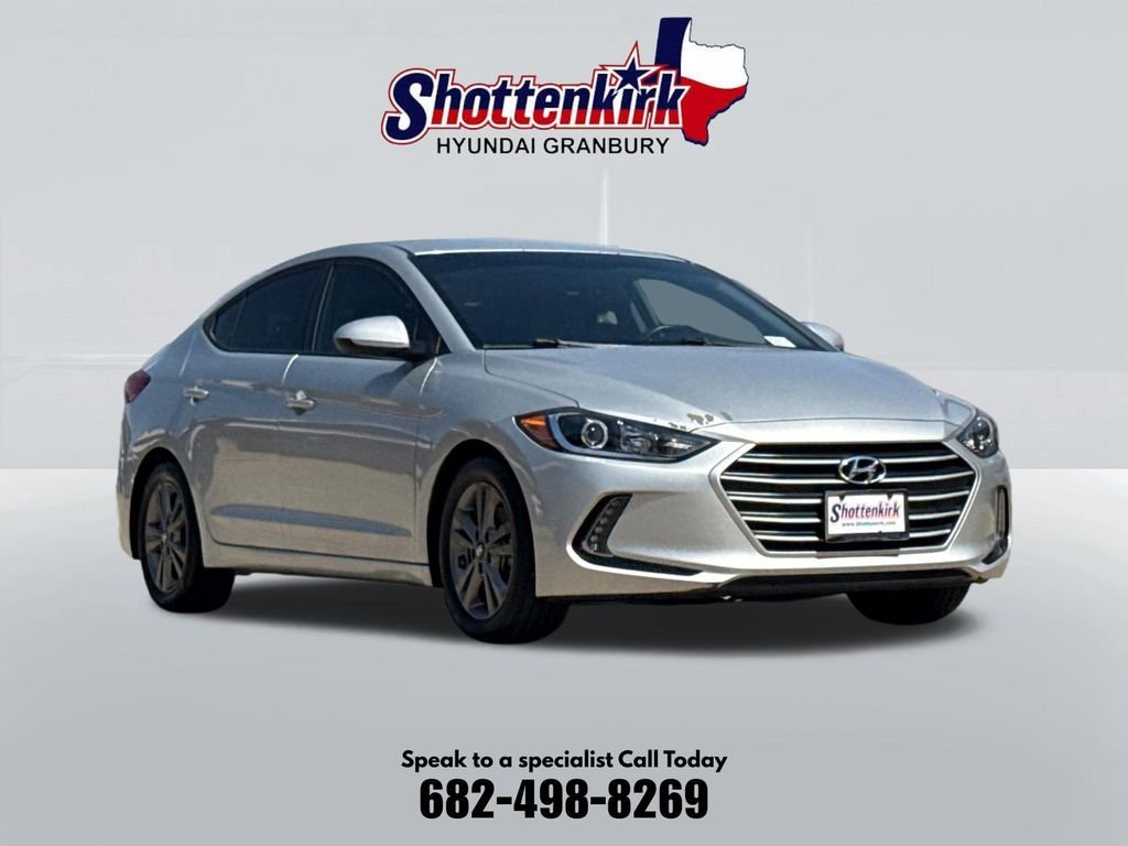 Used 2017 Silver Hyundai SE image 3