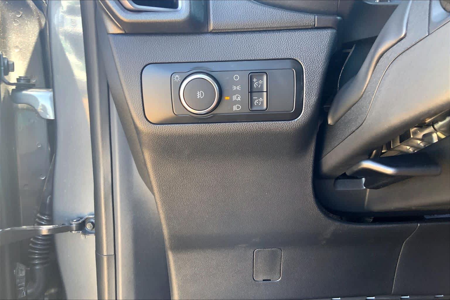 New 2026 Carbonized Gray Metallic Ford Outer Banks® image 20