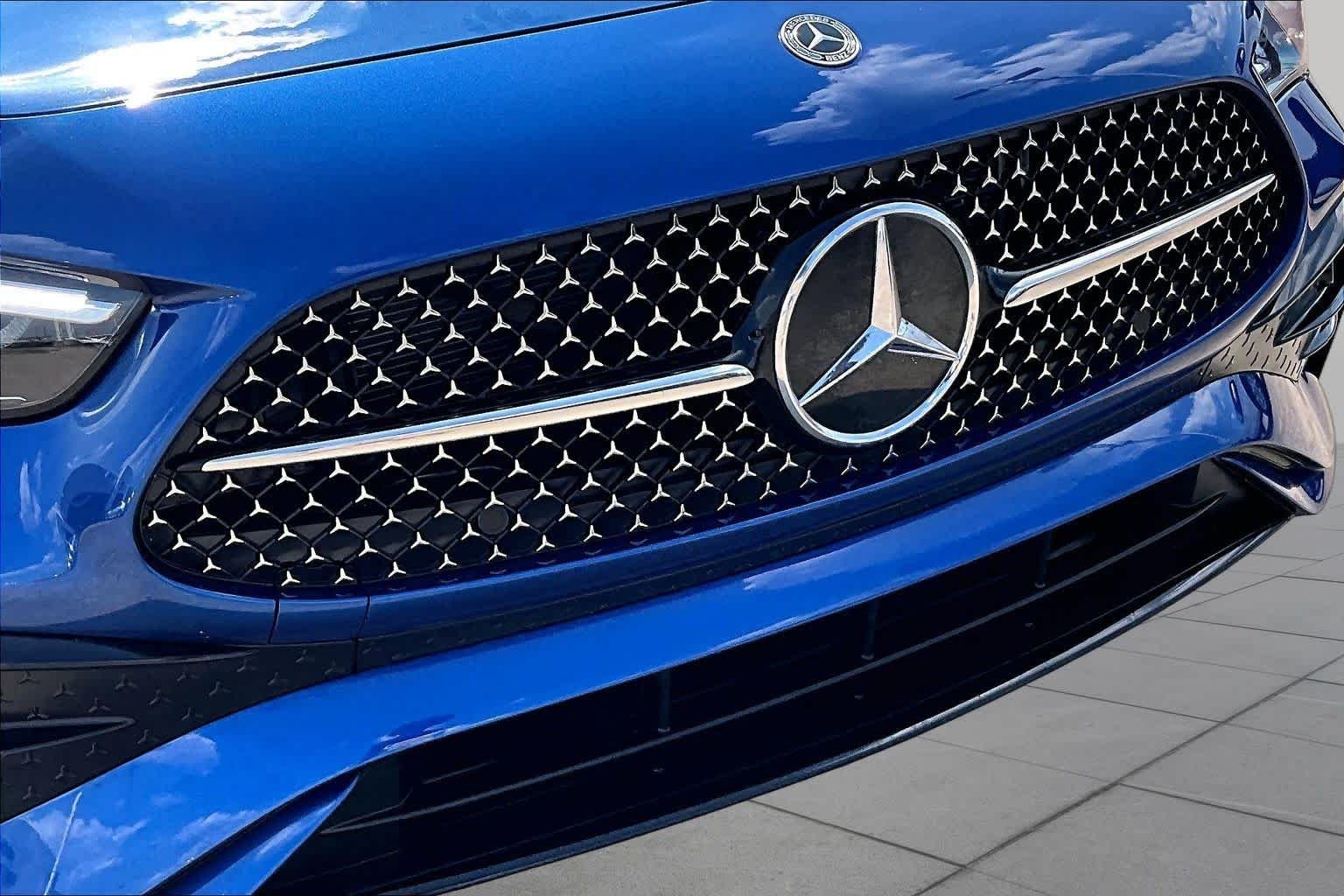 Used 2025 Sterling Blue Metallic Mercedes-Benz CLE 450 image 30