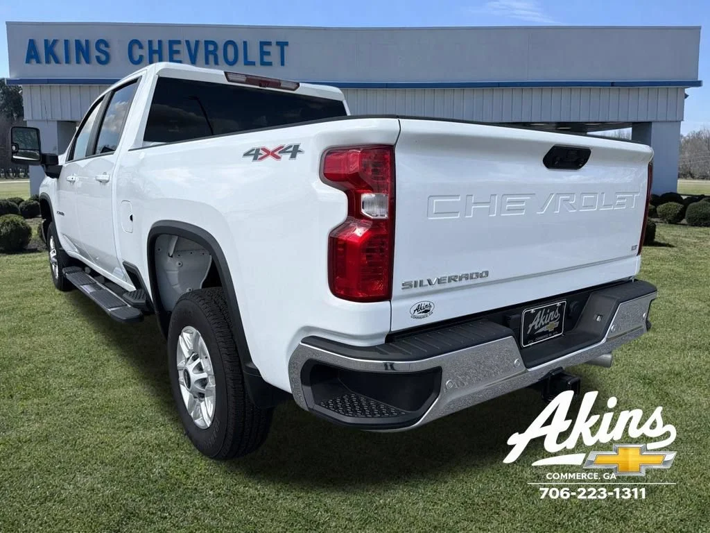 New 2025 Summit White Chevrolet LT image 8