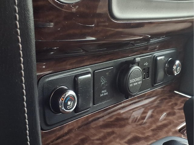 Used 2018 Blue Nissan Platinum image 10
