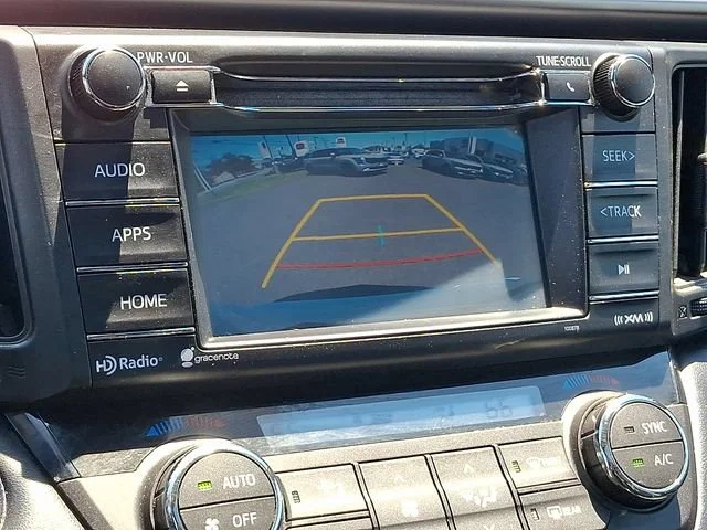 Used 2018 White Toyota SE image 19