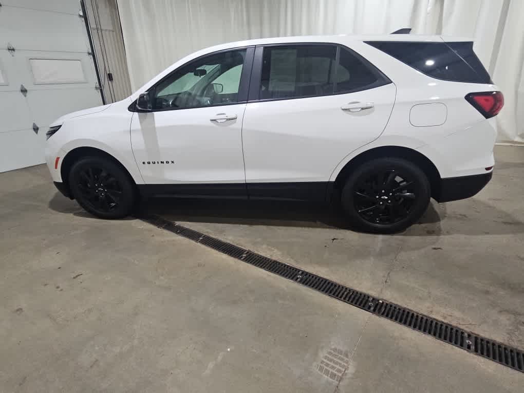 Used 2024 Summit White Chevrolet LS image 3
