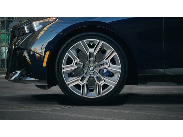New 2027 Carbon Black Metallic BMW  image 7