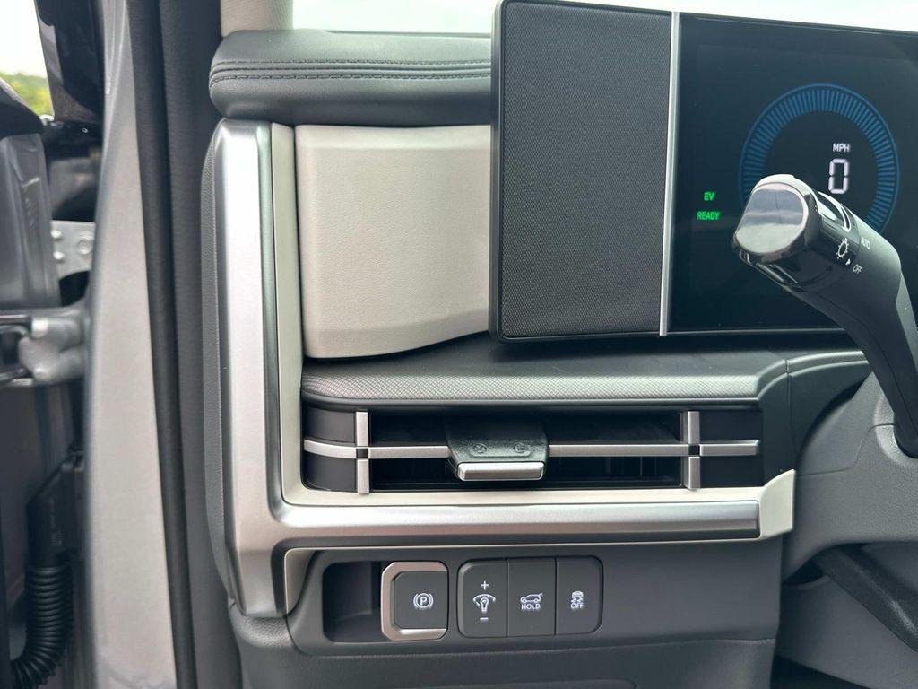 New 2026 Silver Hyundai SEL image 28