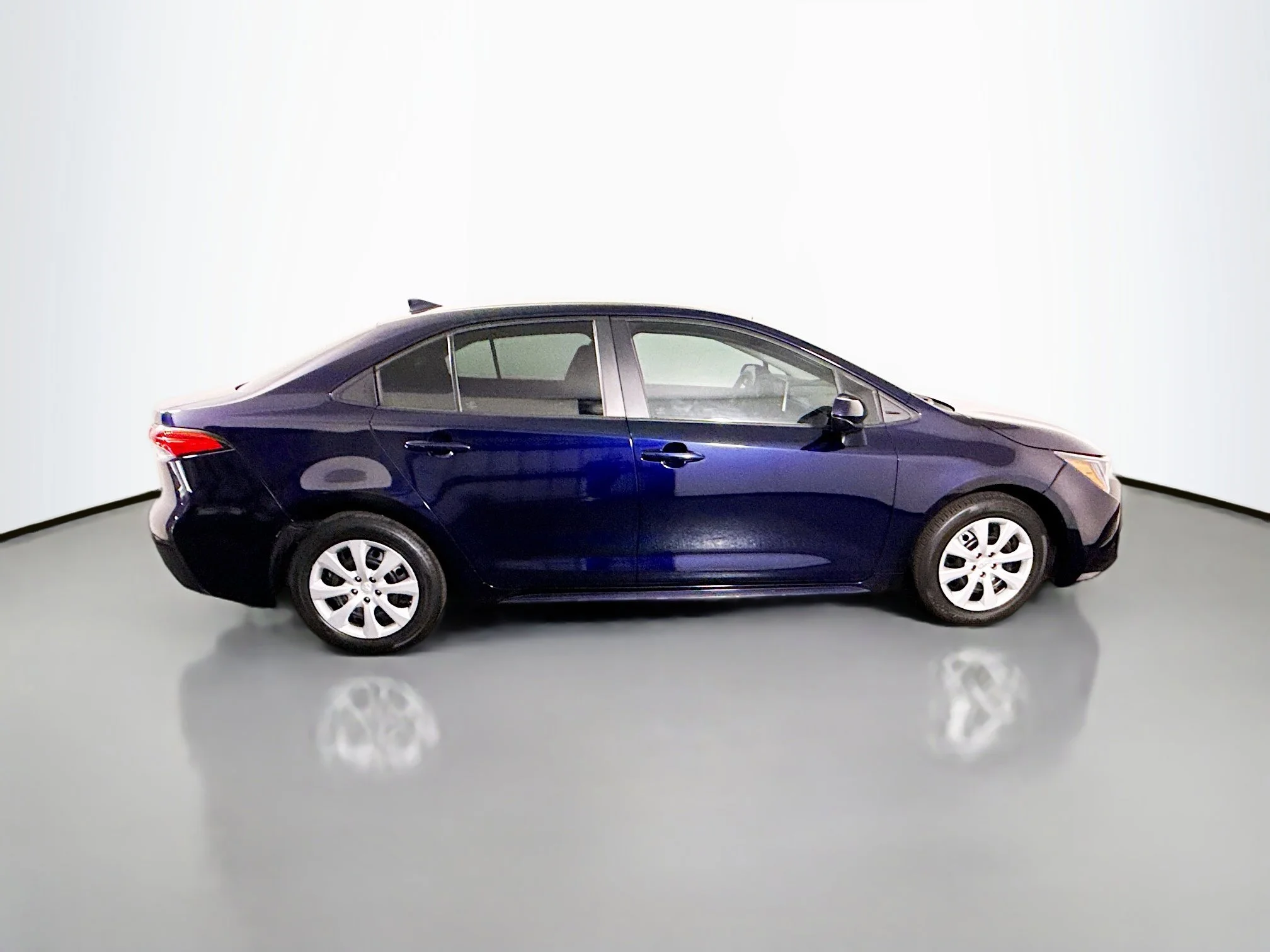 Used 2020 Blueprint Toyota LE image 8