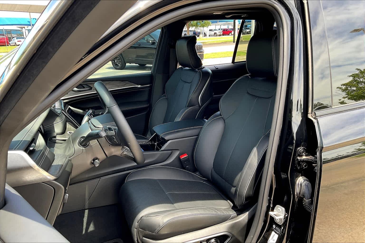 2023 Jeep Grand Cherokee Overland 4xe - Photo 9