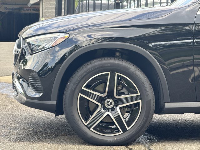 Used 2026 Black Mercedes-Benz GLC 300 image 11