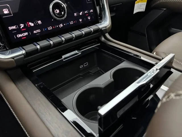 2026 GMC Yukon XL Denali Ultimate - Photo 33