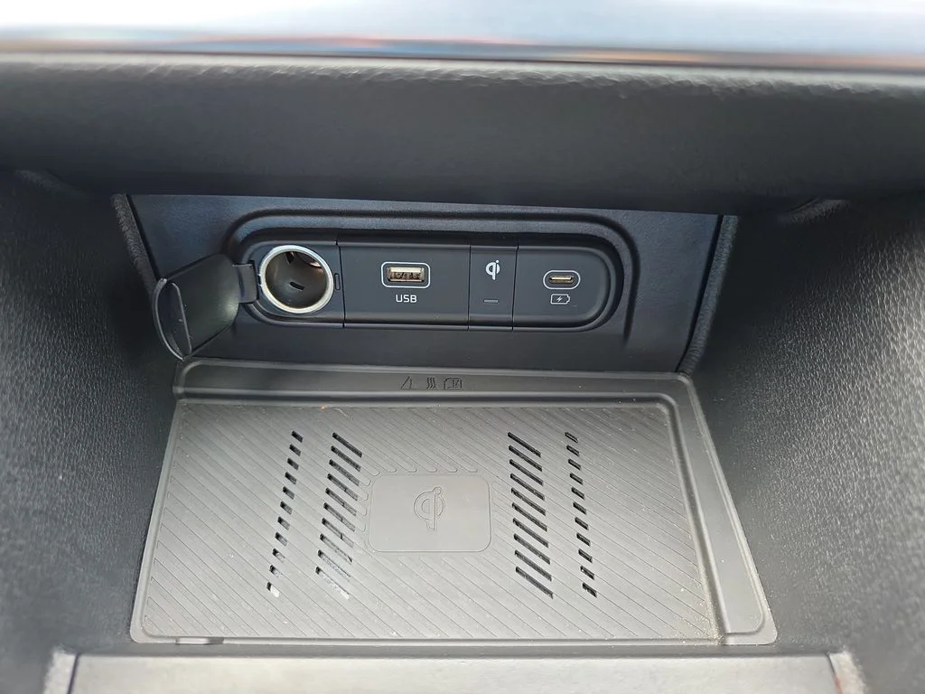 Used 2025 Black Kia EX image 25