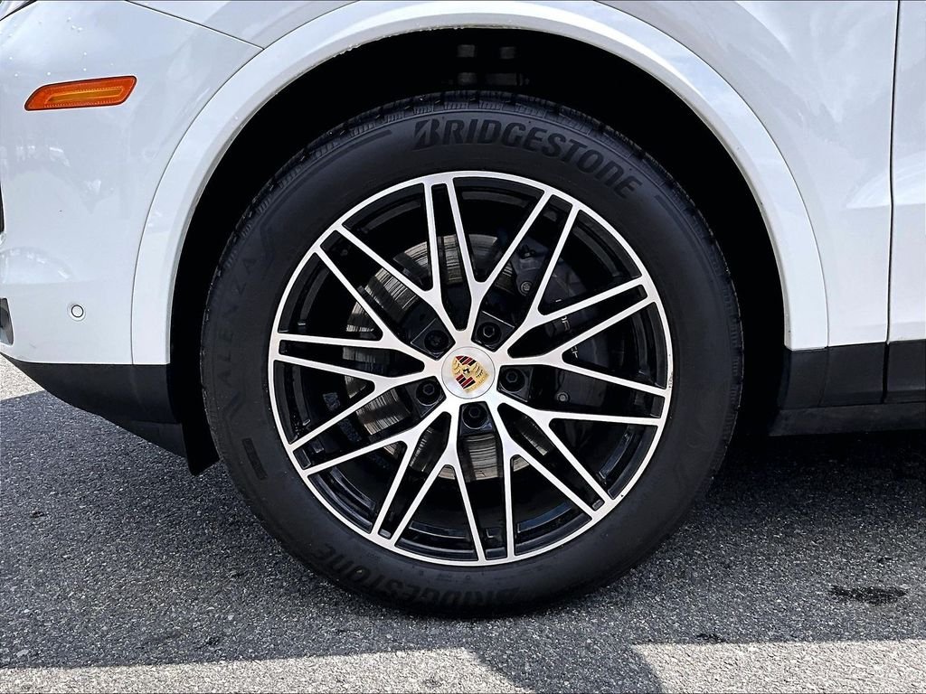 Used 2024 White Porsche Base image 7