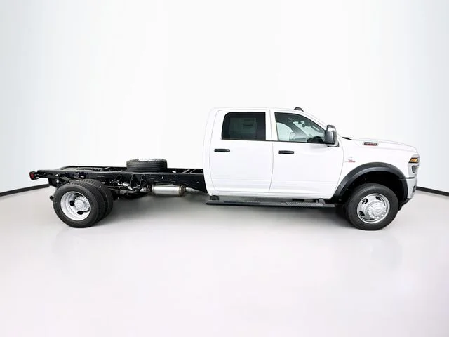 New 2026 Bright White Clear-Coat Exterior Paint RAM TRADESMAN image 8
