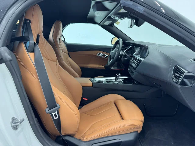 Used 2025 Alpine White BMW sDrive M40i image 16