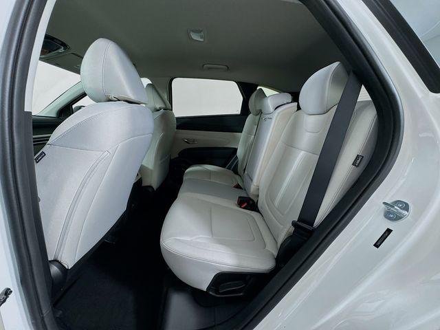 New 2026 White Hyundai SEL FWD image 37