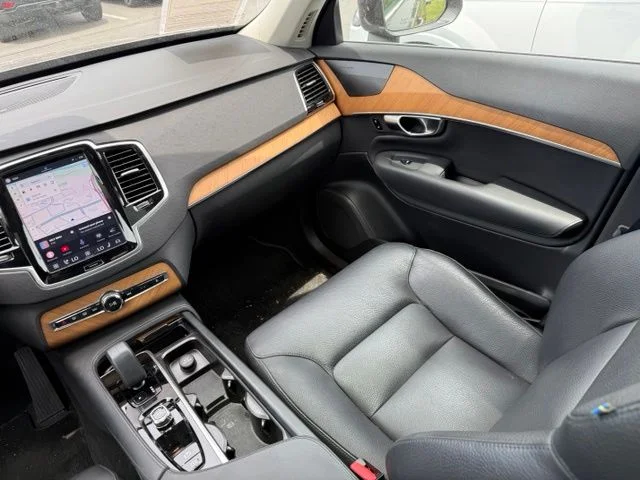 Used 2023 Platinum Grey Volvo Plus image 10