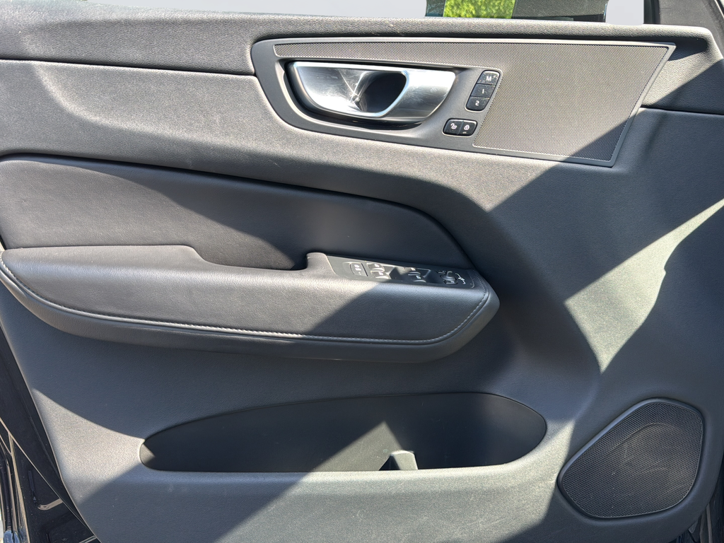 2023 Volvo XC60 Plus - Photo 20