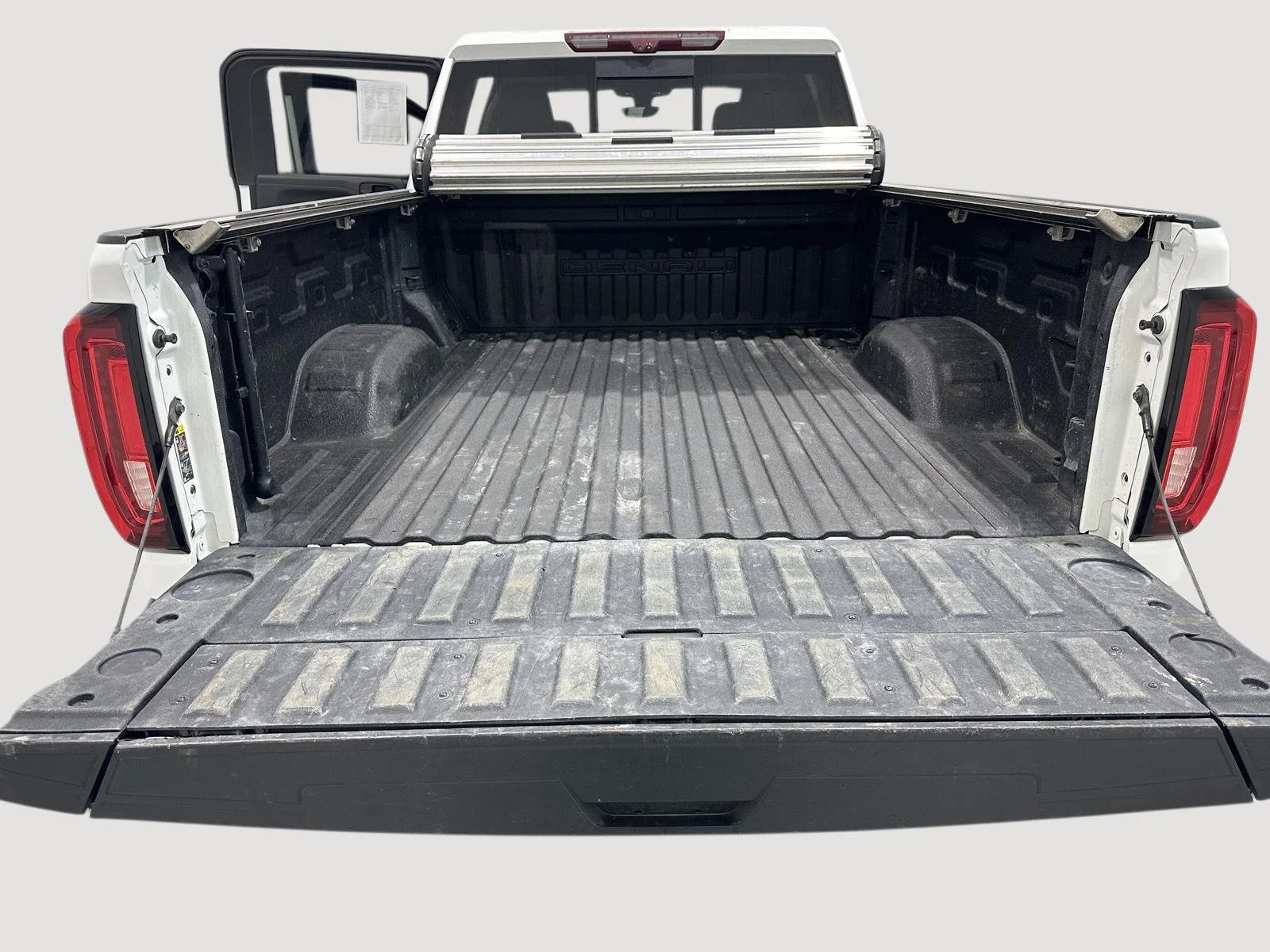 Used 2022 SUMMIT WHITE GMC Denali image 26
