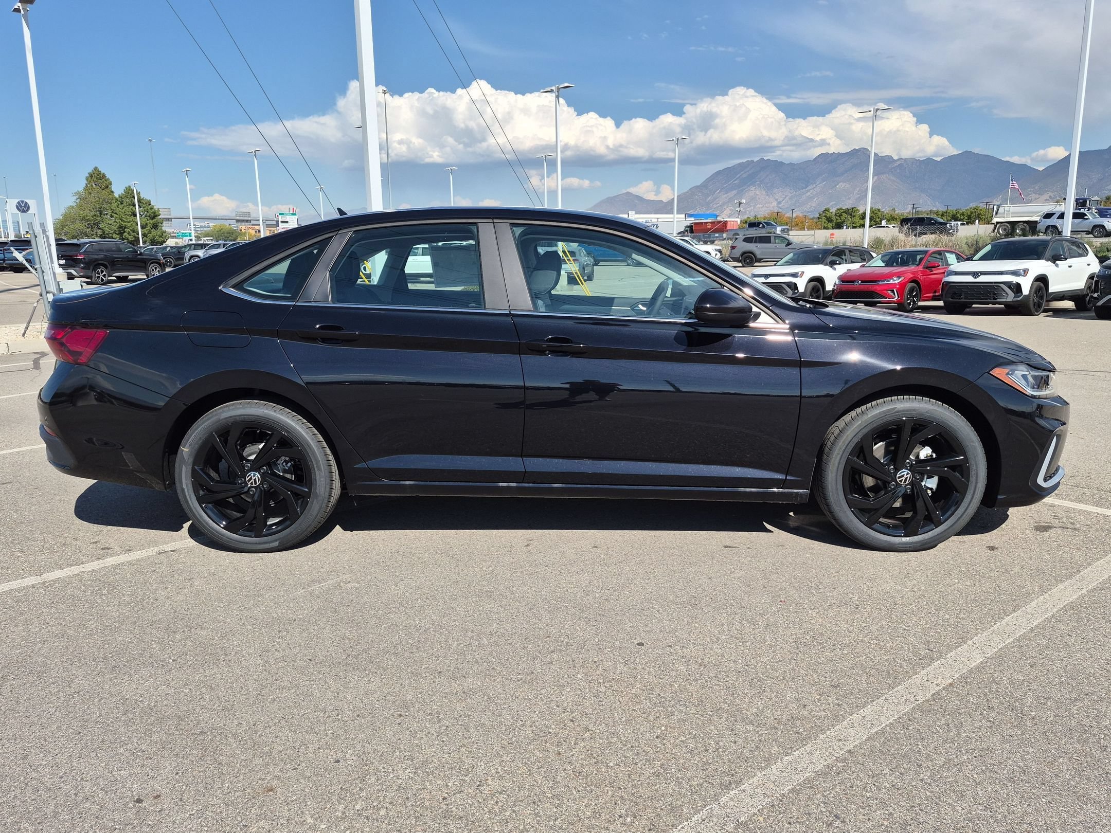 New 2027 Deep Black Pearl Volkswagen SE image 2