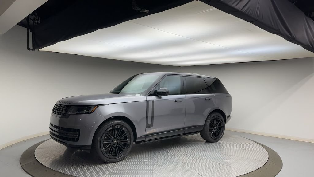 Used 2025 Eiger Gray Metallic Land Rover Autobiography image 4
