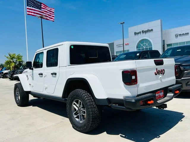 New 2026 Bright White Clear-Coat Exterior Paint Jeep Mojave image 4