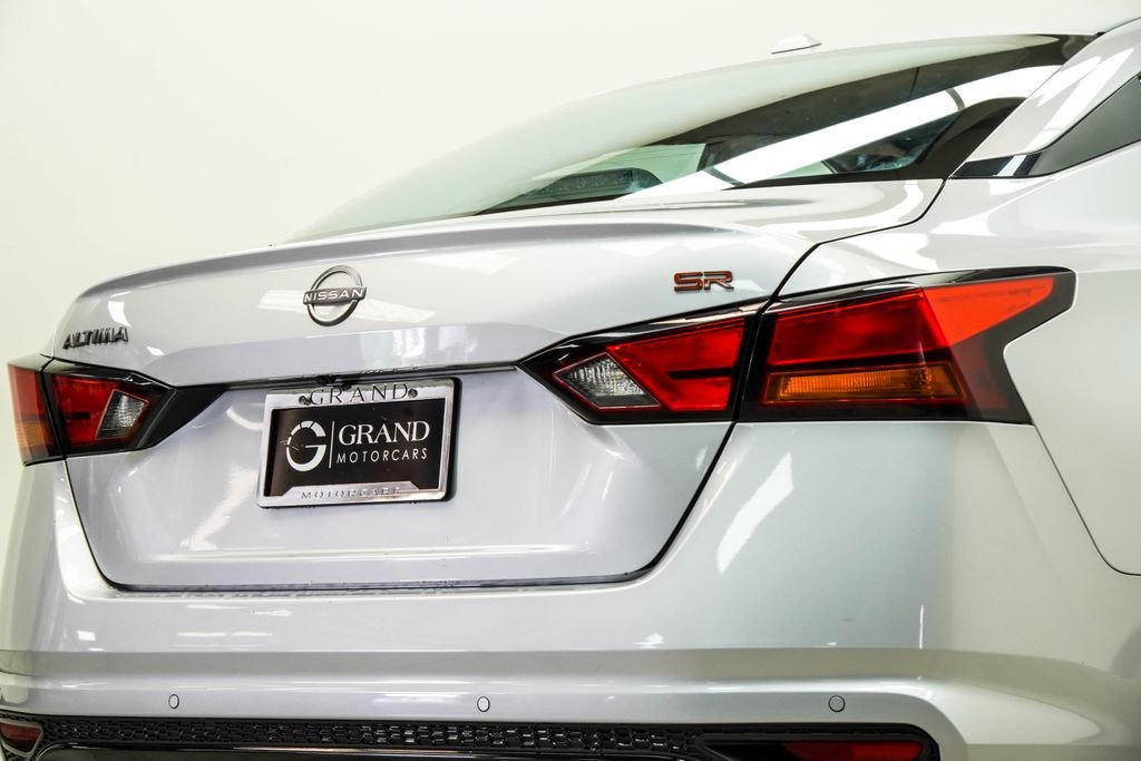 Used 2024 Silver Nissan 2.5 SR image 13