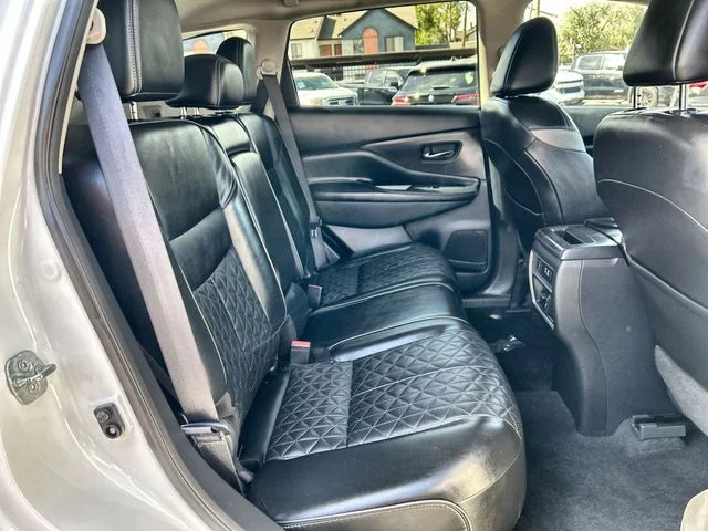 Used 2019 White Nissan Platinum image 24
