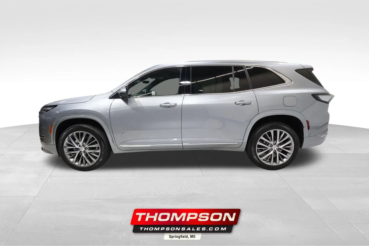 2025 Buick Enclave Avenir AWD's photo