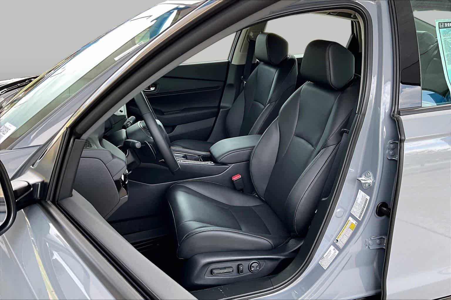 New 2026 Urban Gray Pearl Honda EX-L image 9
