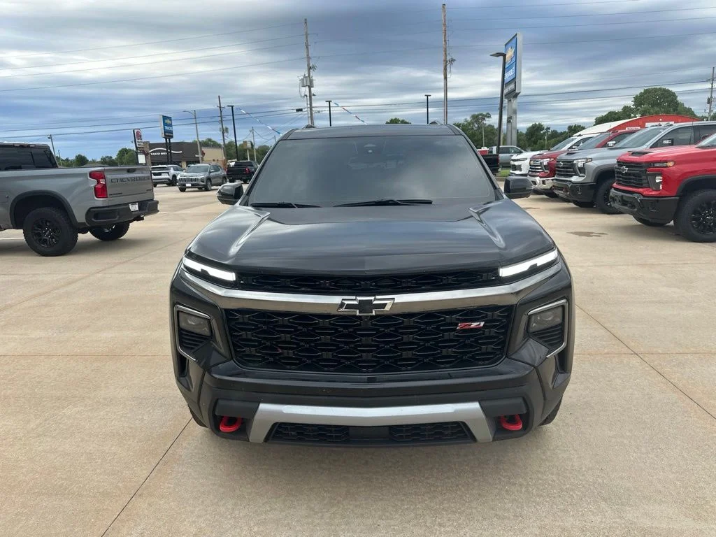 Used 2024 Black Chevrolet Z71 image 29
