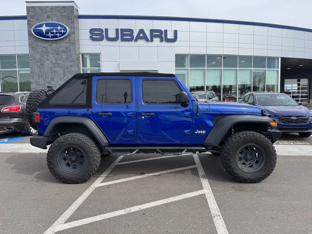Used 2019 Ocean Blue Metallic Clearcoat Jeep Sport S image 8