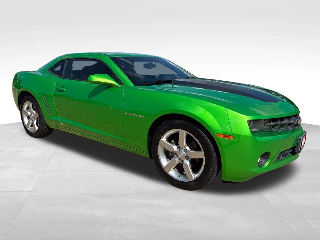 Used 2010 Green Chevrolet 1LT image 8