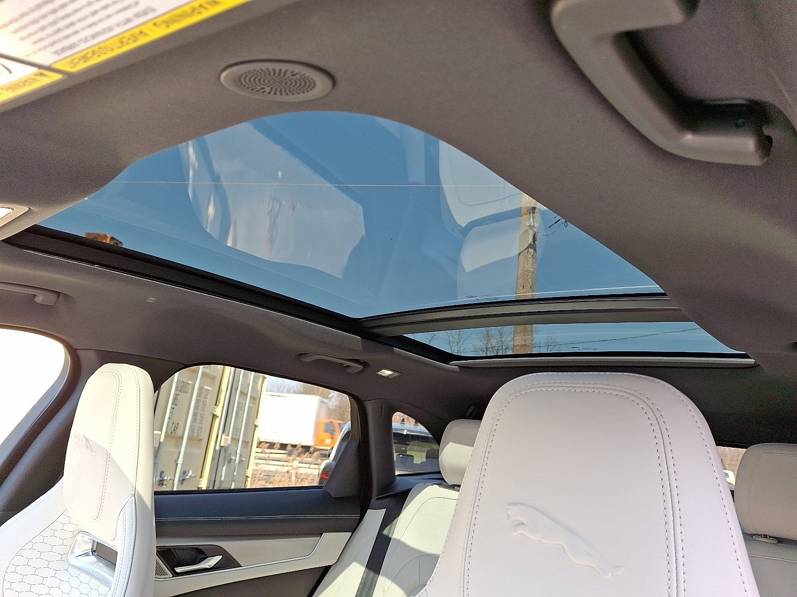 2026 Jaguar F-Pace R-Dynamic S - Photo 11