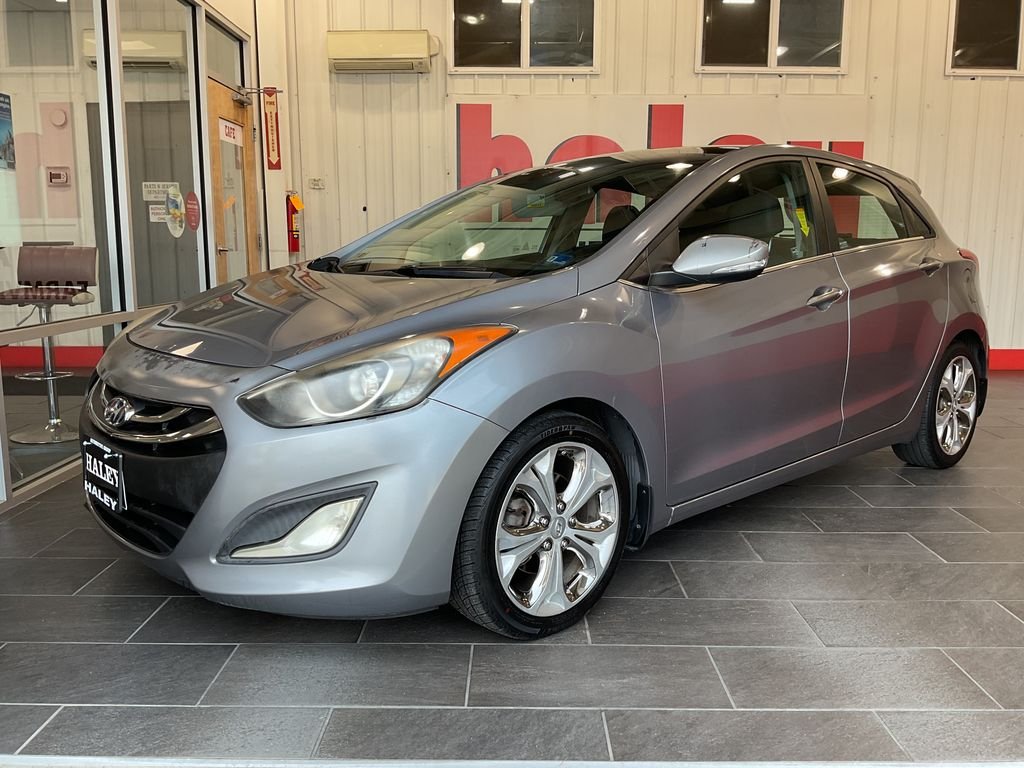 Used 2013 Gray Hyundai Base w/Blue image 2