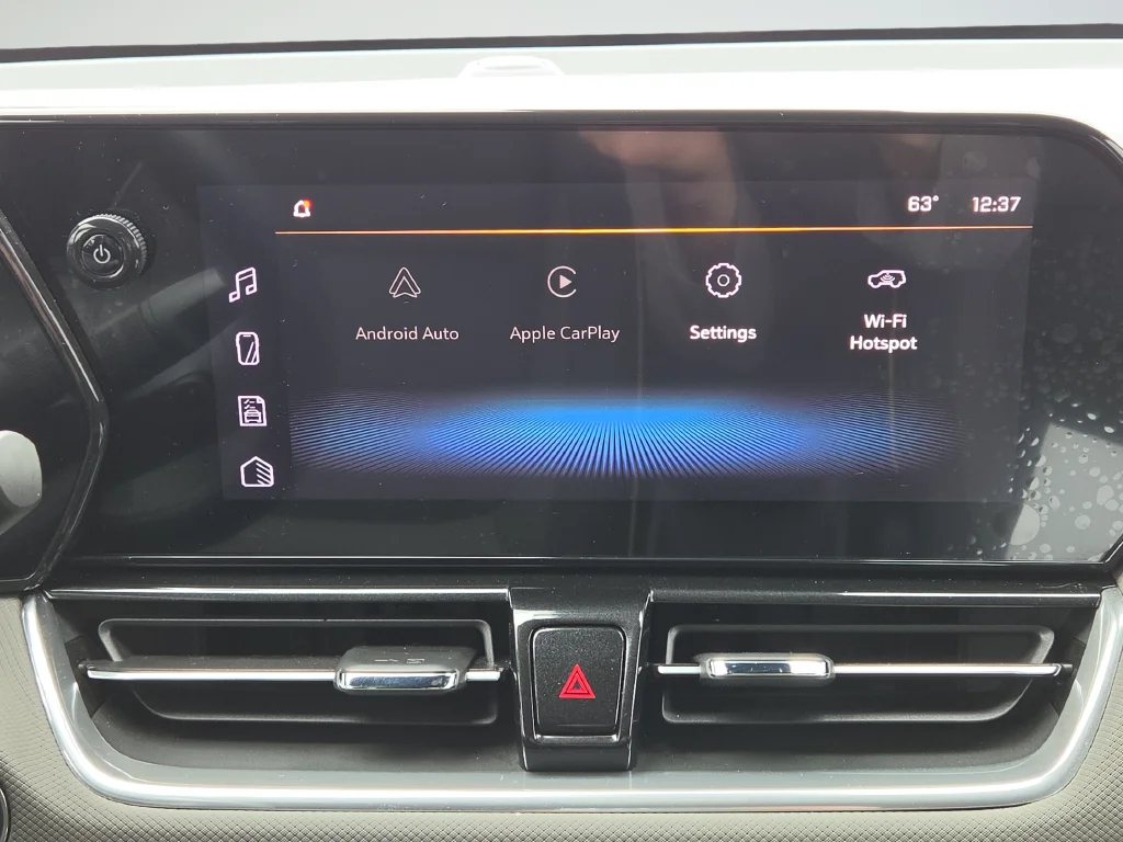 Used 2025 Green Chevrolet ACTIV image 12