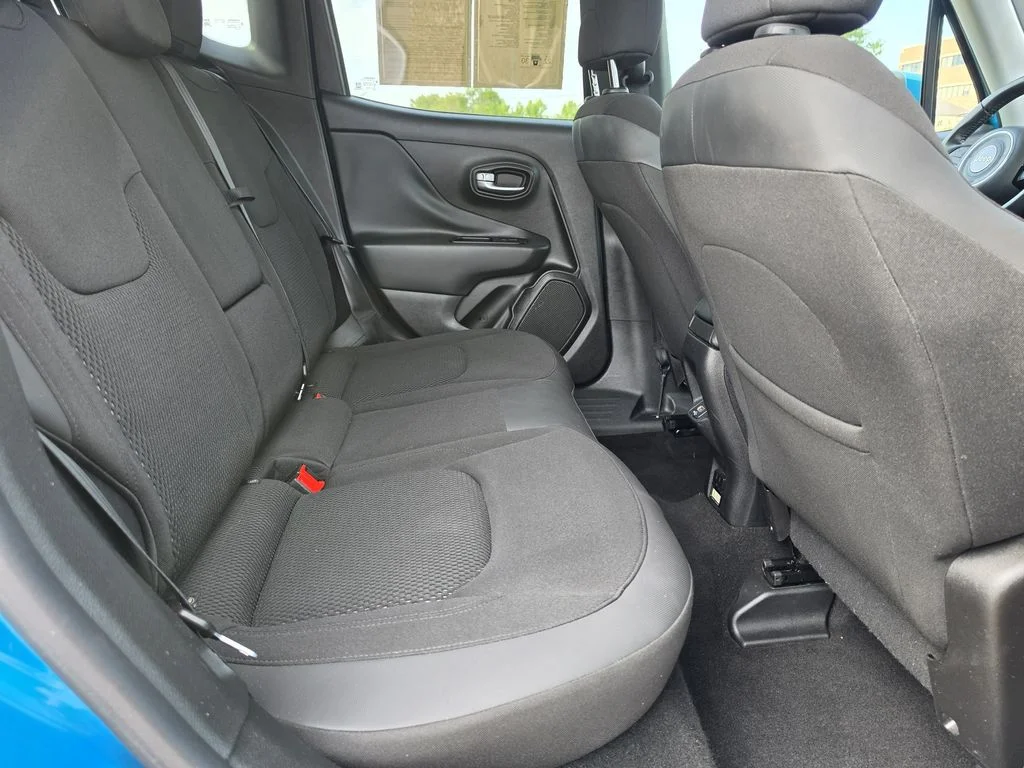 Used 2019 Teal Jeep Latitude image 26