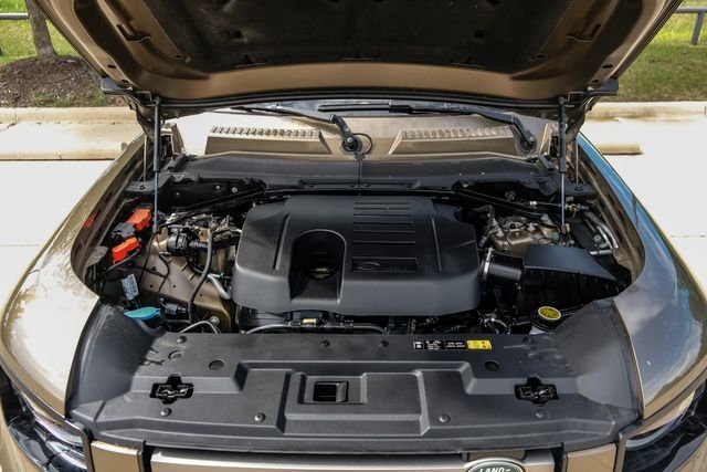2025 Land Rover Defender X-Dynamic SE - Photo 63