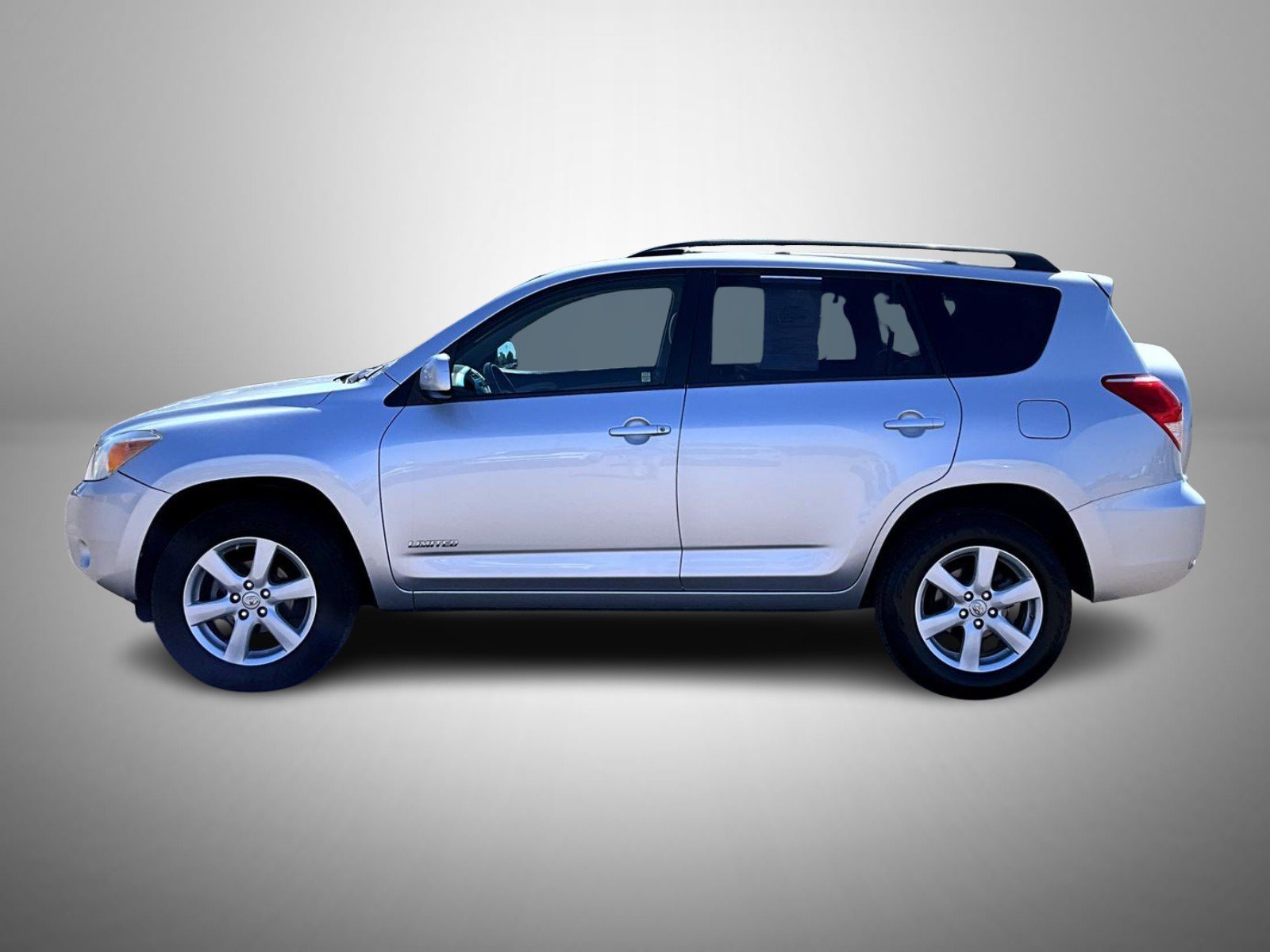 Used 2007 Silver Toyota Limited image 9