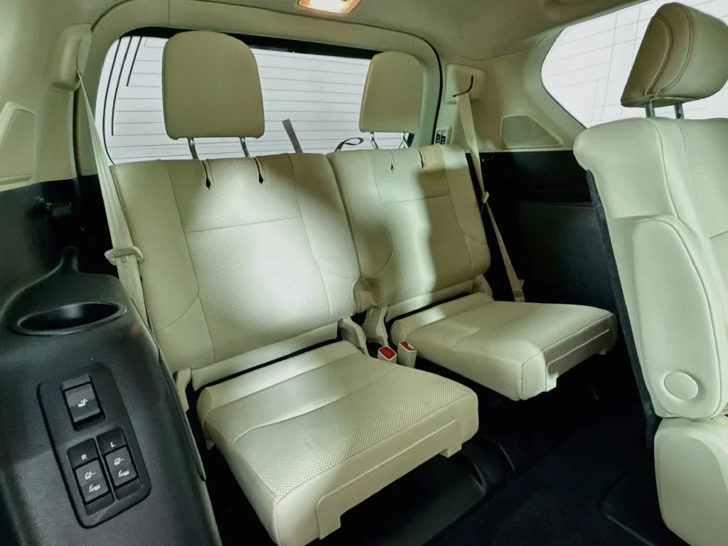Used 2023 White Lexus 460 image 34