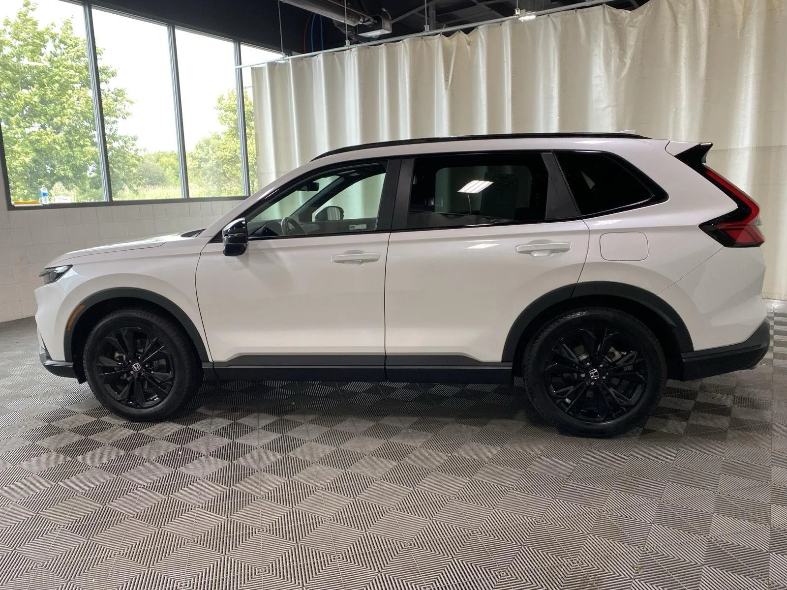 Used 2026 Platinum White Pearl Honda Sport Touring image 9